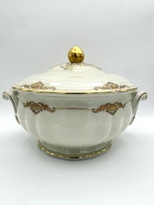 Bernardaud Coquille - Covered Vegetable/ Tureen (No Notch), 9 1/8"