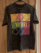 Nirvana Women’s Bleached Gray Multi Smiley Graphic T-shirt Size Large