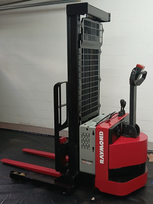 Raymond rss40 Electric Walkie Stacker Forklift  4,000 lb, 180+ in Lift