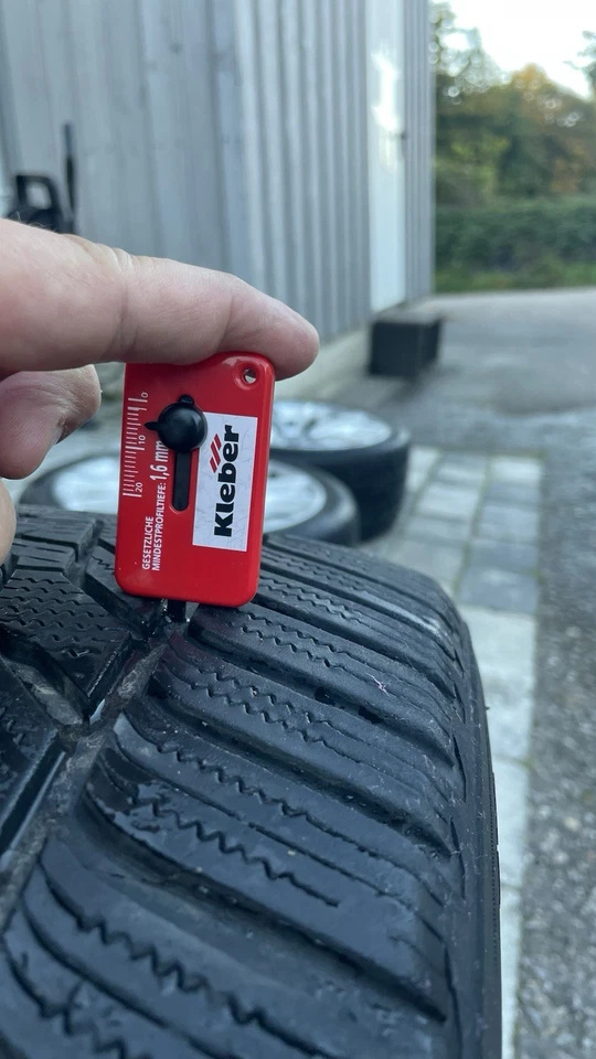 Audi A5-A4-A6 Original Winterkompletträader 8,5x18 mit 245/40R18 - Bild 2 von 4