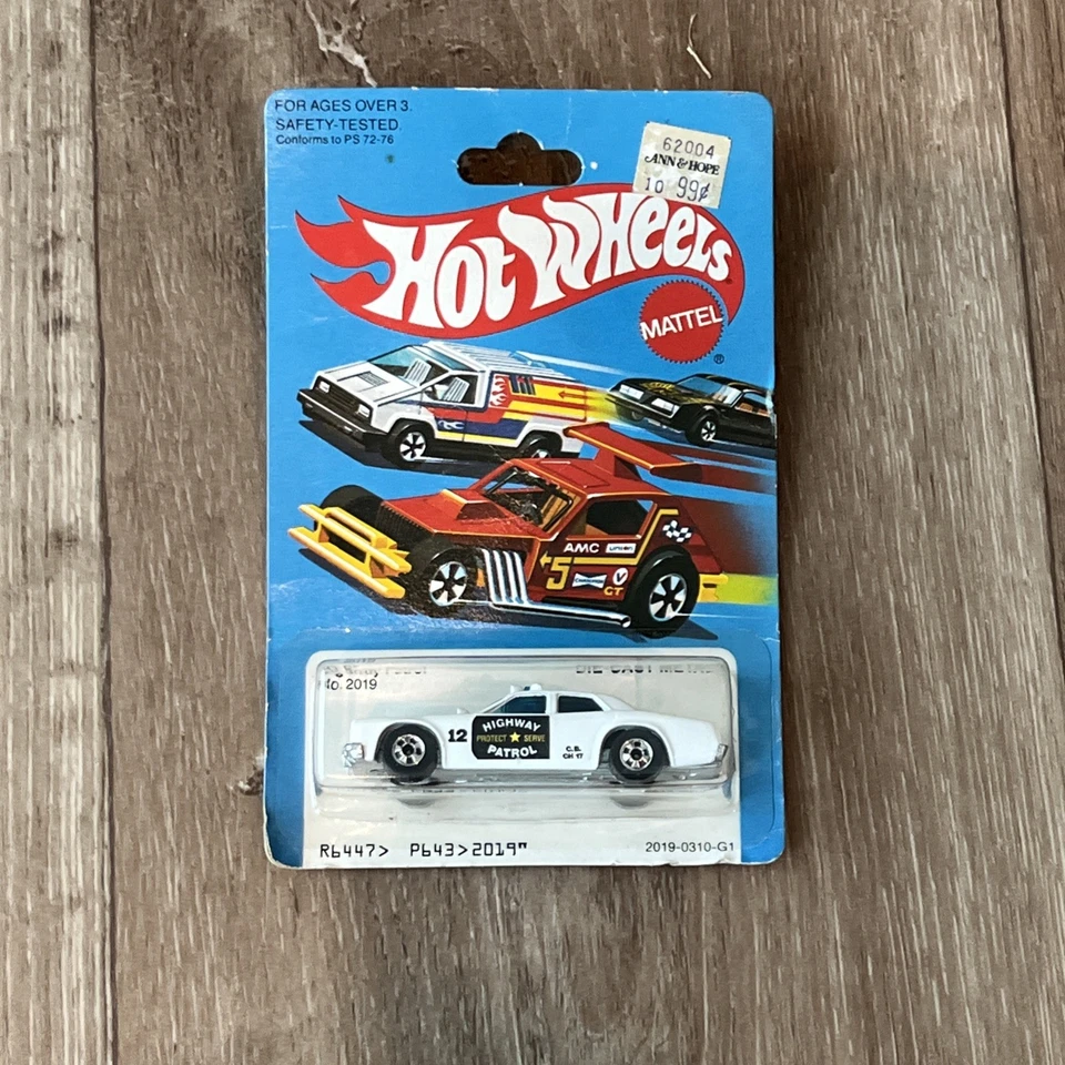 1980s Hot Wheels Highway Patrol White #2019 Mint On Card/ Card Has Wear - Image 3 of 4