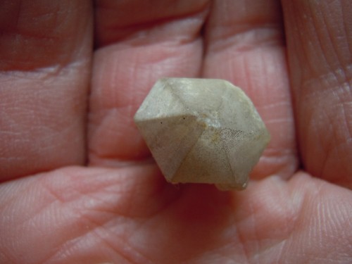 Quartz Crystal Frosted Natural Mined Point Arkansas 24 Carats - Picture 11 of 12