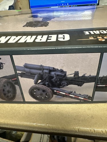 Merit International 61603 1/16 Scale (120mm) German 15cm sFH 18 Howitzer Model - Picture 5 of 19