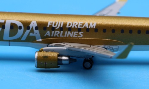 JC Wings 1:400 Fuji Dream Airlines Embraer ERJ-175 Diecast Aircraft Model JA09FJ - 第 9/13 張圖片