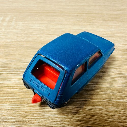 Renault 5TL Blue Red Interior Black Base MB21 1978 1-75 Superfast - Picture 10 of 16