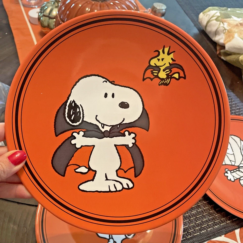 Snoopy Pottery Barn Peanuts Disney Halloween Plate holiday party kid SET 4 ! - Image 2 of 4