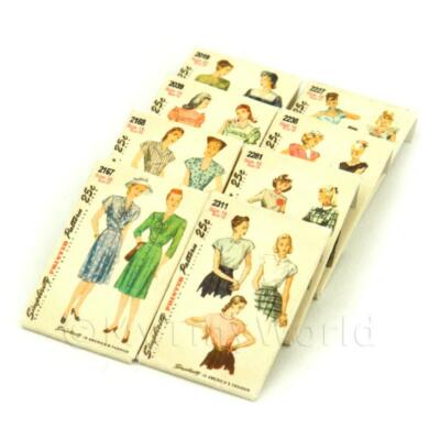8 Puppenhaus Miniatur Simplicity Kleid Muster Pakete (DPPS03)