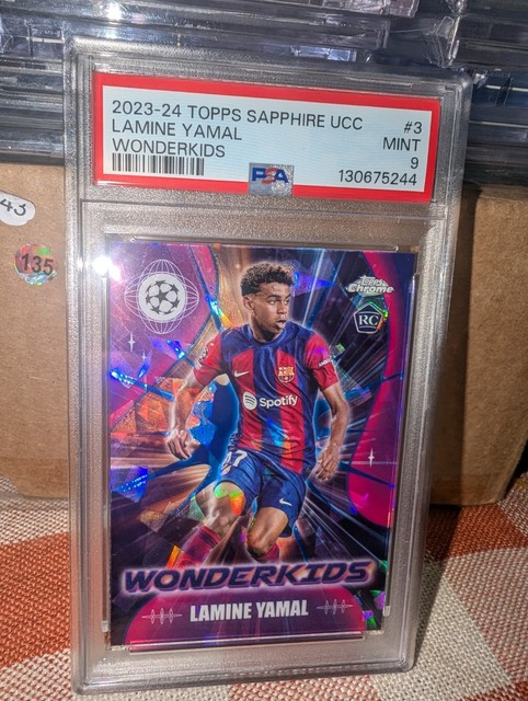 2023-24 Topps Chrome UCC Sapphire - Wonderkids Lamine Yamal RC PSA 9 Rookie