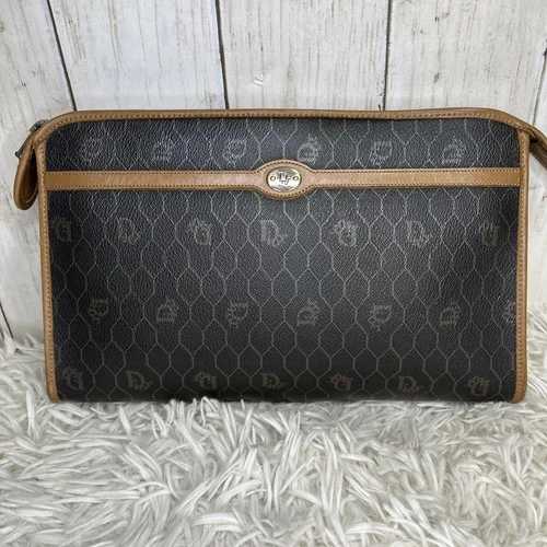 Sac pochette Christian Dior nid d'abeille PVCSeconde main design élégant