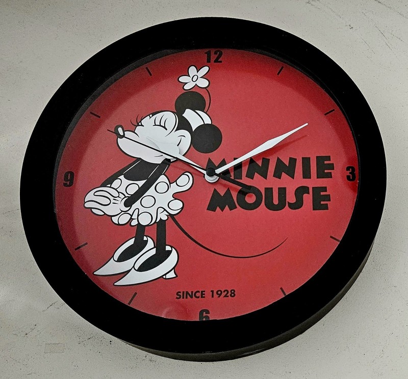 Disney Classic Minnie Mouse Since 1928 Plastic Wall Clock 9" Battery Operated 