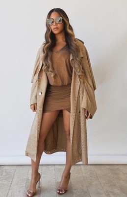 Beyonce Standing Front White Wall 11x17 Poster 006_11x17