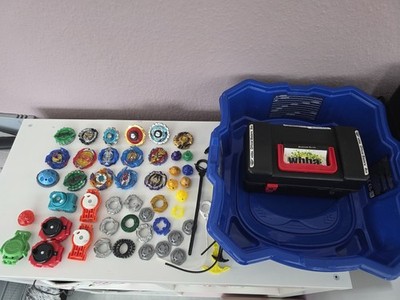 Großes Beyblade Burst Set mit wbba. Koffer & Arena (Konvolut)