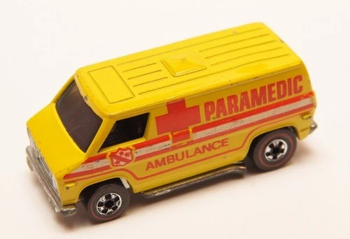 G63 Mattel Hot Wheels Redline Flying Colors Yellow Paramedic Van Ambulance