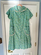 Vintage 1960s Button Up Floral Housedress With Pockets Fits Small/medium