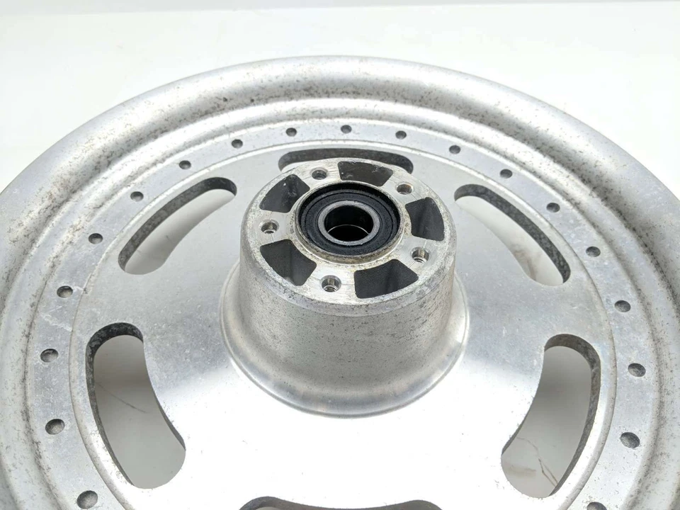 Llanta delantera recta 16x3,00 Harley Davidson Dyna Fat Bob FXDF 09 Foto 3 de 4