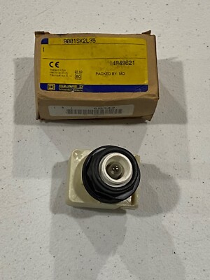 SQUARE D 9001SK2L35 ILLUMINATED PUSHBUTTON  (NEW IN THE BOX)