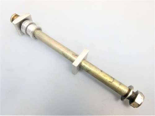 Steckachse Achse Hinterrad axle rear wheel rim Triumph Sprint RS 955i 695AC