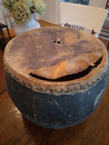 Antique barrel shape Tack Indian Drum. Condition Issues. - Picture 4 of 8