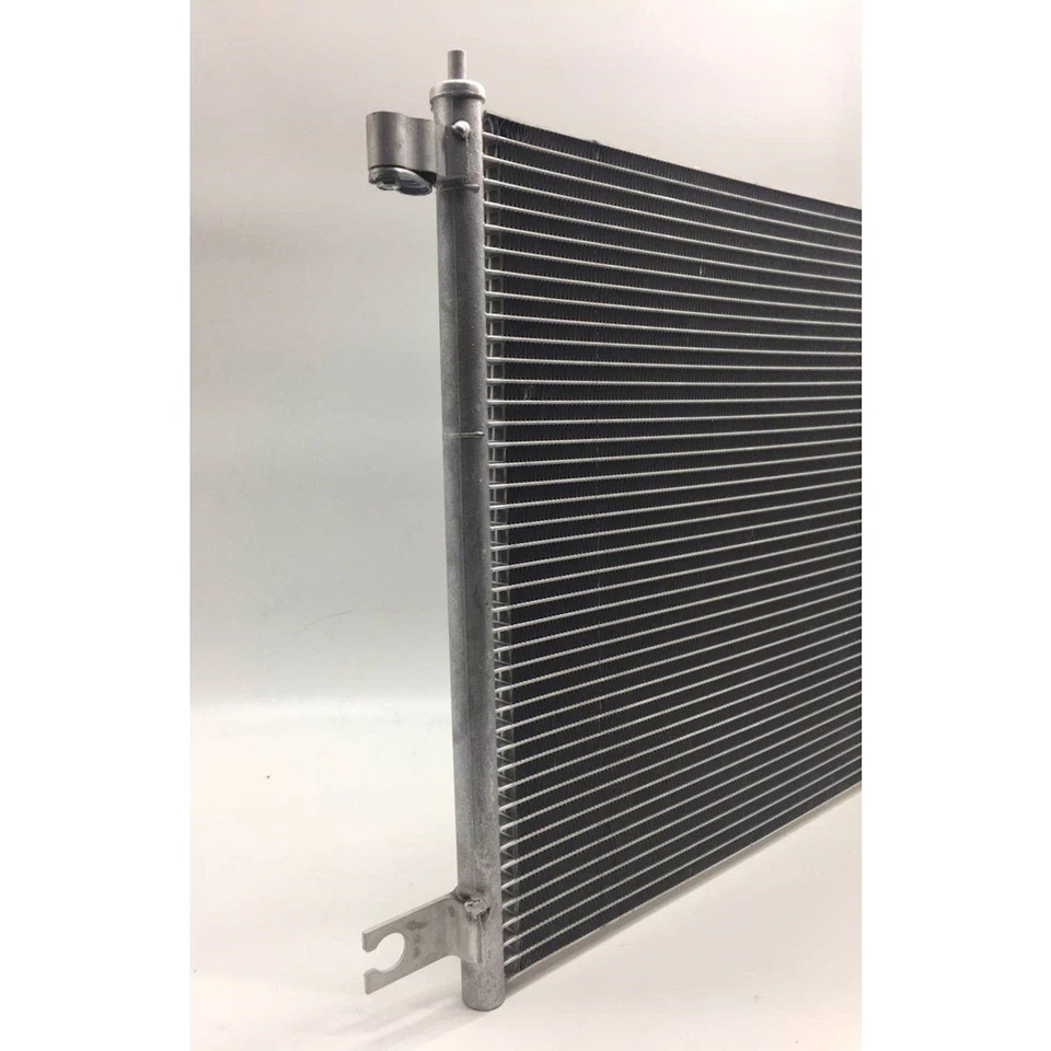 Condensador de aire acondicionado 10814 CSF para Chevy Sedán Chevrolet Aveo 2004-2008 Foto 3 de 4