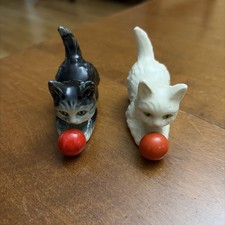A lot of two Geobel Small Cats Playing w/ red...
