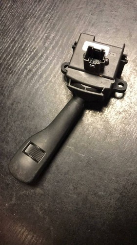 L1888 BMW WISCHERBLATTHEBEL 8363664M