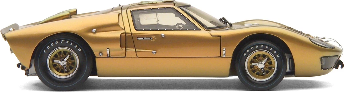 エグゾト 1/18 フォード GT40 Mk II Standox