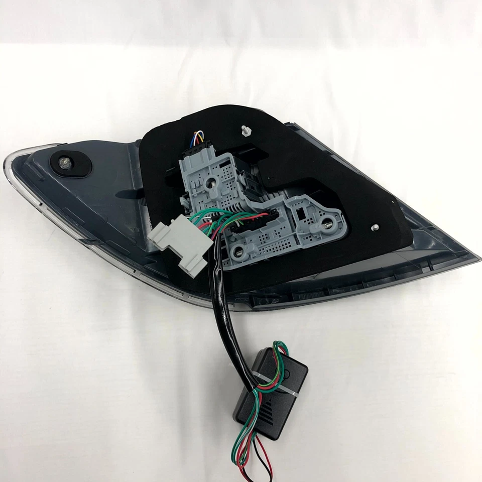 W204 LED Rear Lamp Lights For Mercedes Benz C class  C180 C200 C300 C250 Smoke - Image 3 of 4