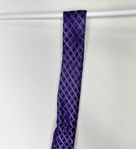 Kenneth Cole Reaction Men’s Neck Tie 3 ¼” Purple 100% Silk Geometric Pattern - Picture 4 of 12
