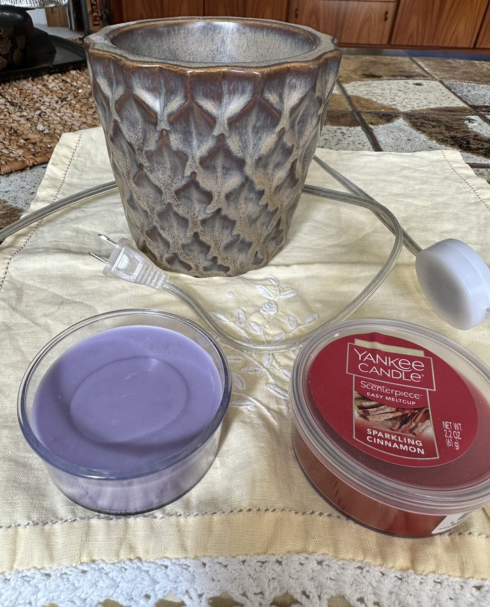 Yankee Candle Scenterpiece Wax Warmer with Timer And 2! Wax Melts