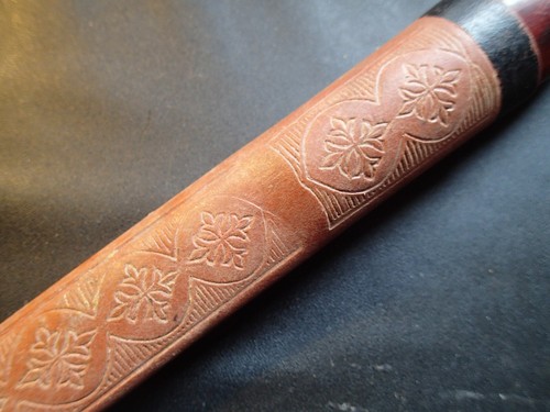 GRANDE COLTELLO AFFILATO VINTAGE ERIKSSON MORA con manico in legno rosso SVEZIA SVEDESE - Foto 2 di 8