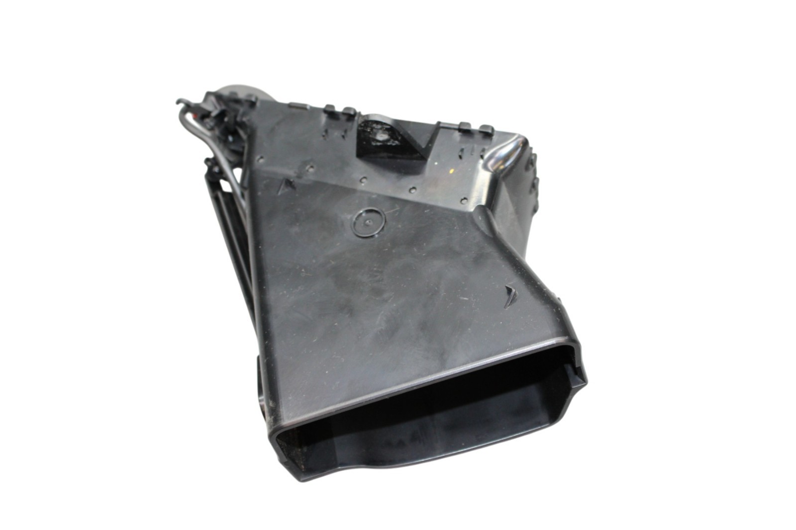Maserati Ghibli 2014-2017 Front Center air duct Black P/N 670019060