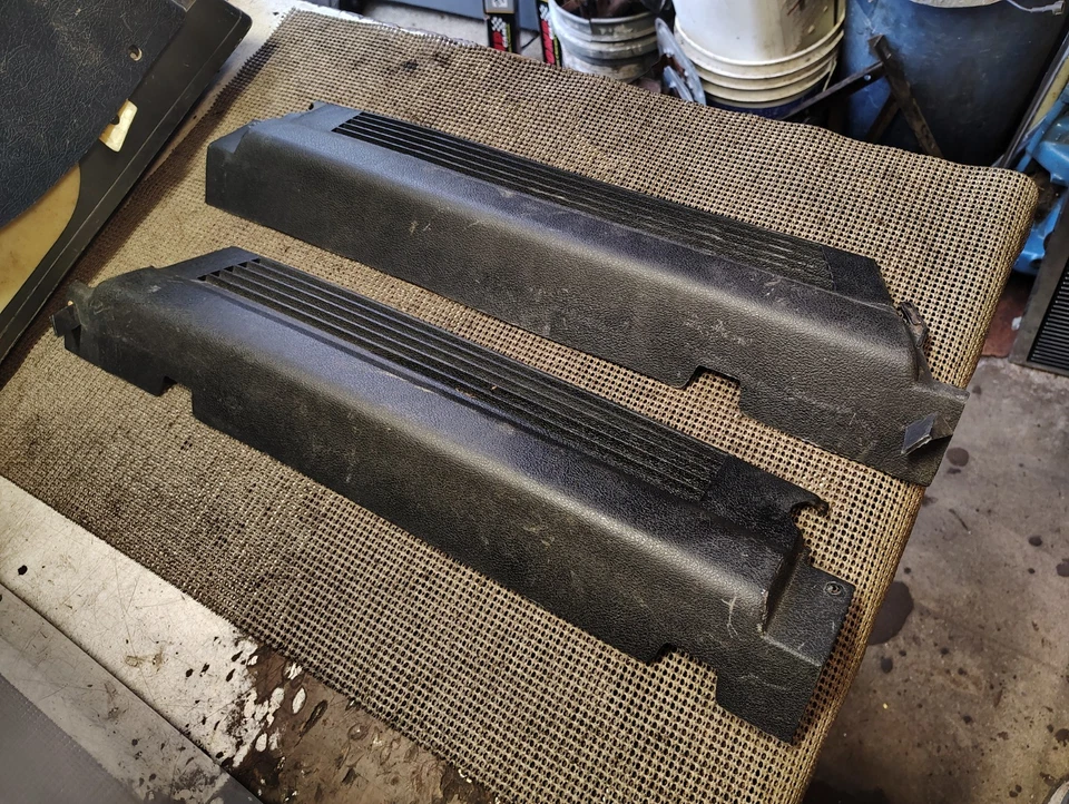 Buick Riviera and Riviera GS 1971 1972 1973 equipamiento delantero bandeja molduras Foto 4 de 4