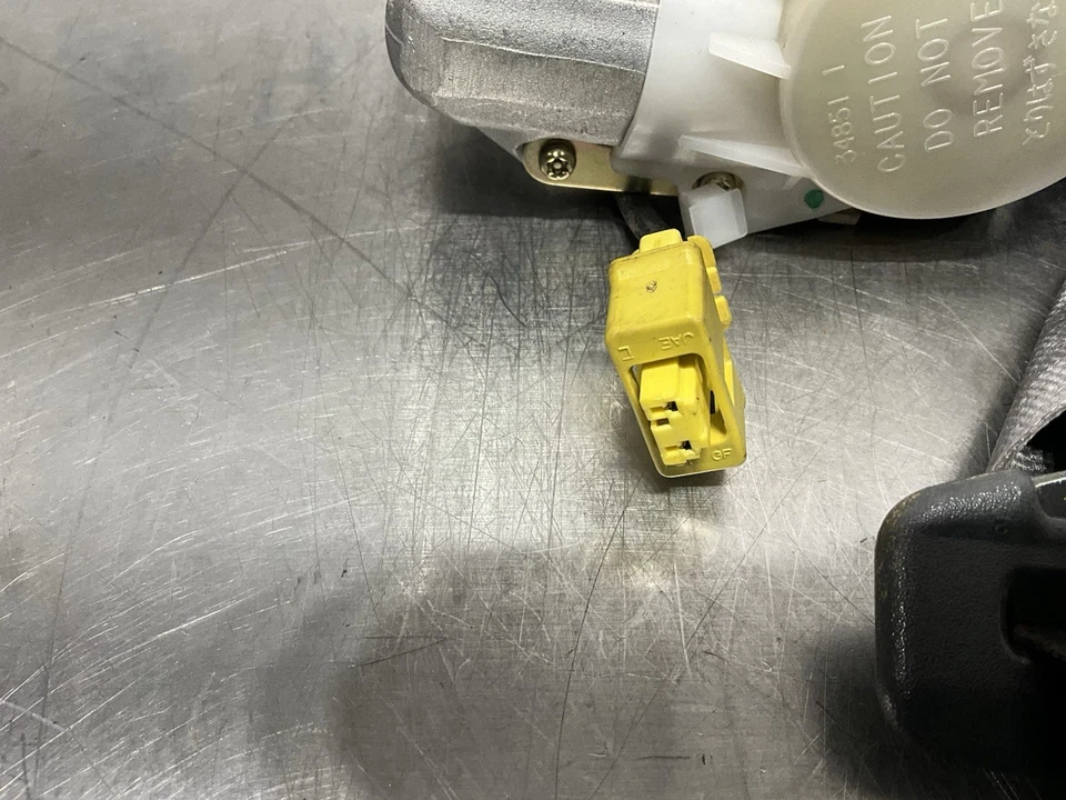 Honda CRV CR-V 1997-1998 CINTURÓN DE SEGURIDAD DELANTERO DERECHO GRIS CINTURÓN RETRACTOR OEM Foto 3 de 4