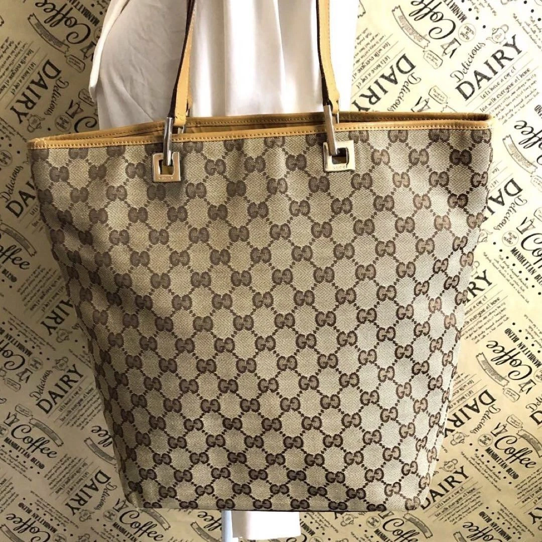 Gucci Gg sac fourre tout en toile bandoulière vertical Fo373 m2_0422