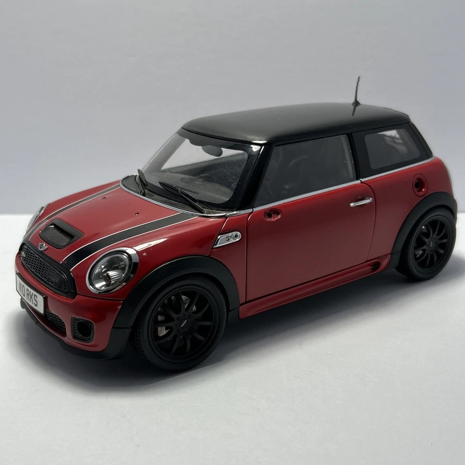 1/18 KYOSHO Mini Cooper S Red (JCW) John Cooper Works Tuning [Damaged See Pics] - Image 3 of 4