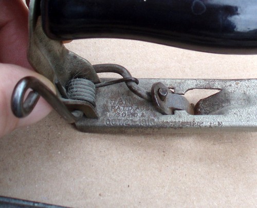 PRIMITIVE ANTIQUE GRAND UNION TEA COMPANY MECHANICAL SAD IRON WOOD HANDLE ADVT - Picture 6 of 17