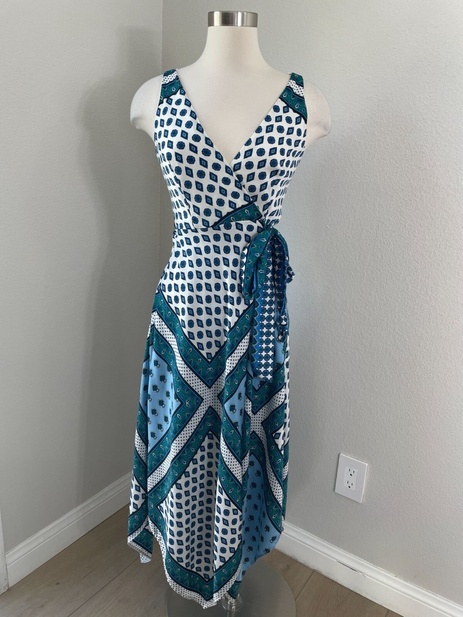 green emerald velvet dress Soleil