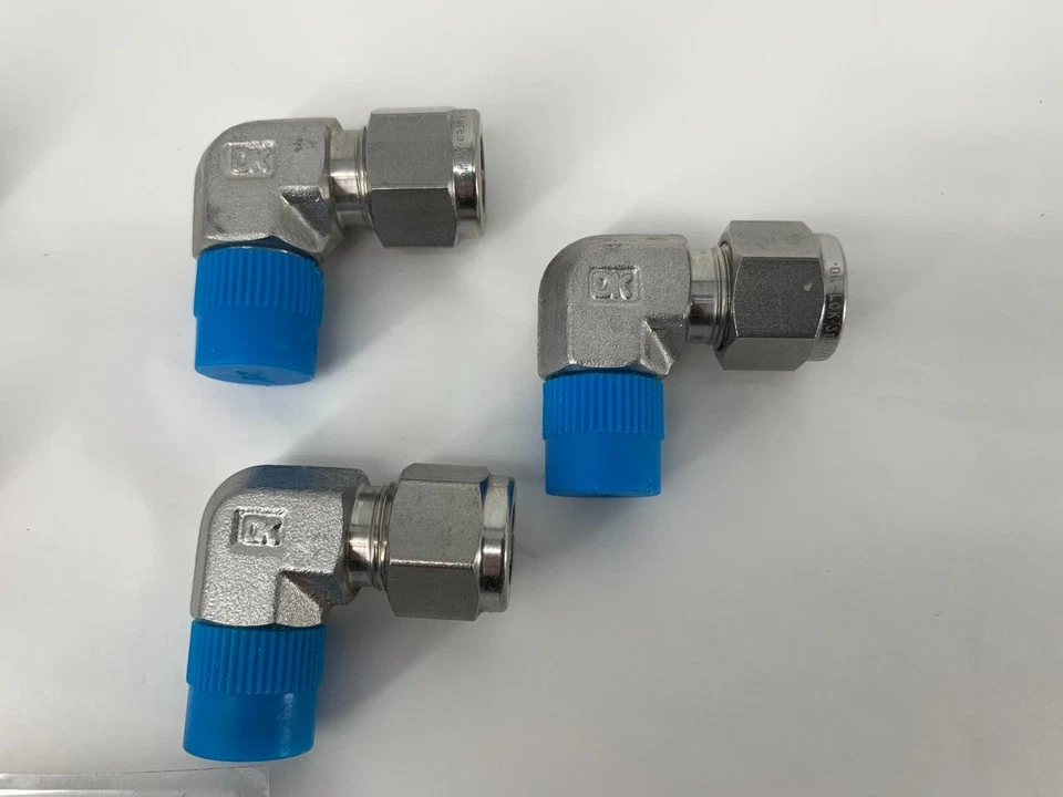 Parker & DK-LOK 1/4" A-LOK x MNPT Stainless Steel Male 90 Degree Elbow Lot of 11 - Image 3 of 4