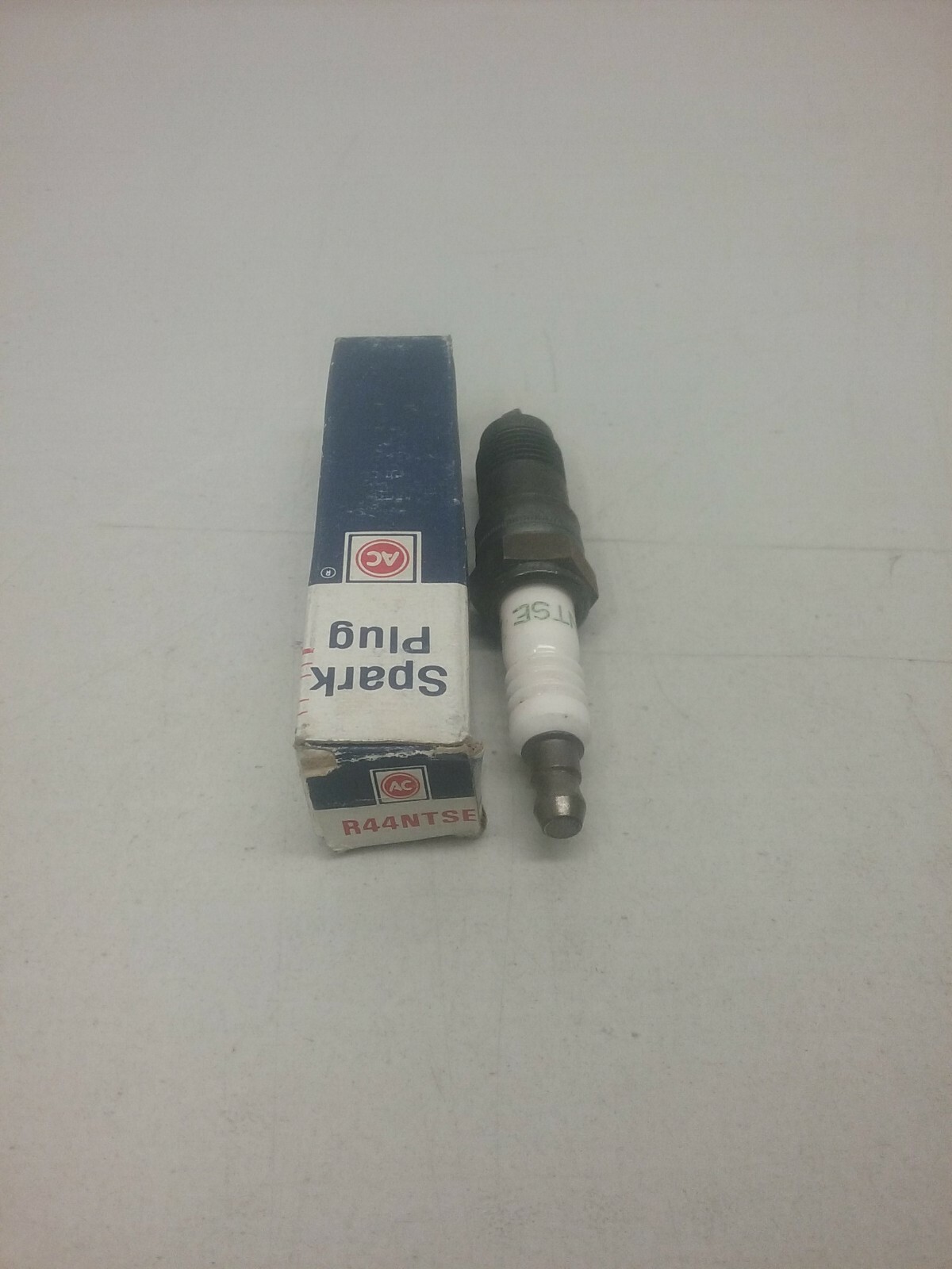 R44NTSE ACDelco Spark Plug Made In USA 