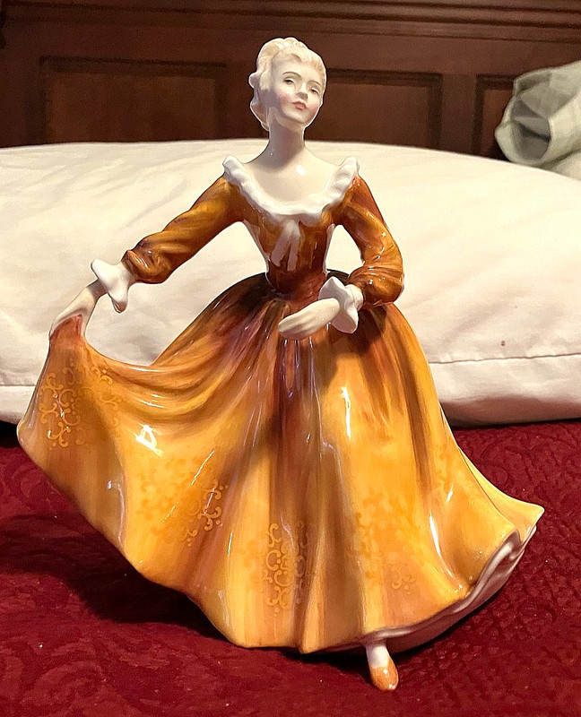 Royal Doulton figurine Kirsty, H. N. 2381