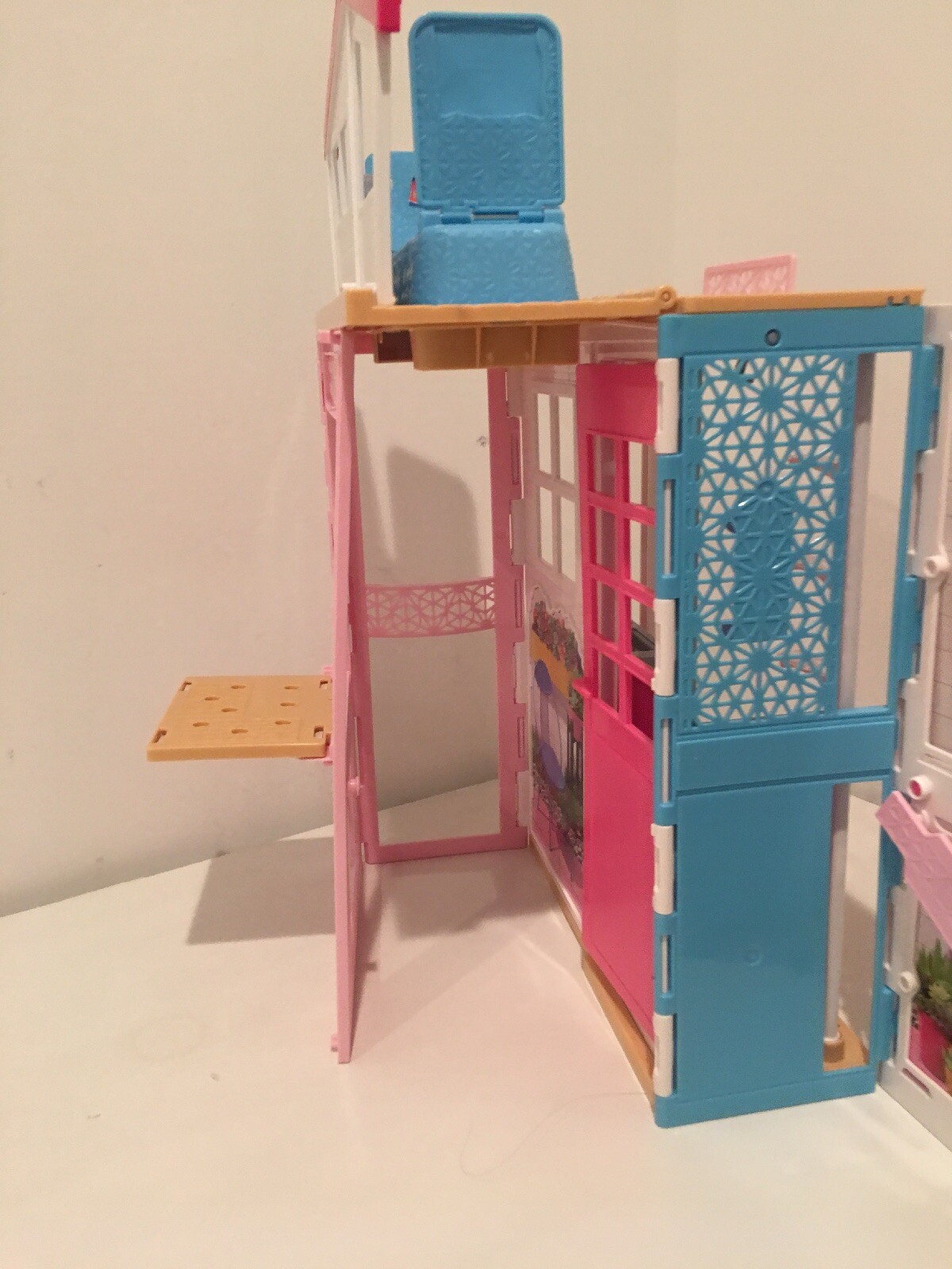barbie 2 story house with furniture and accessories