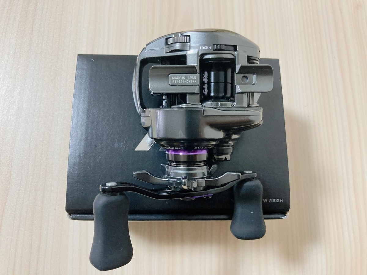 Daiwa Baitcast Reel 19 STEEZ CT SV TW 700XH Right Gear Ratio 8.1:1