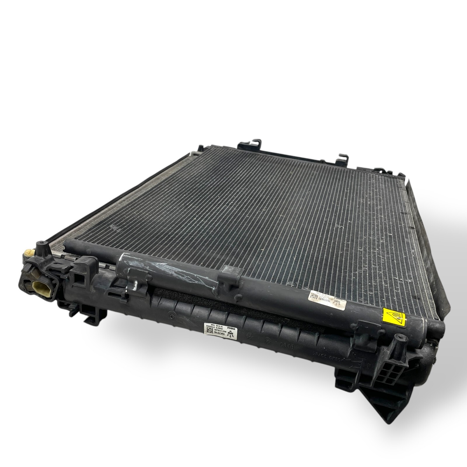 Maserati Ghibli Quattroporte 2014-2017 OEM Engine Cooling Radiator 670009820