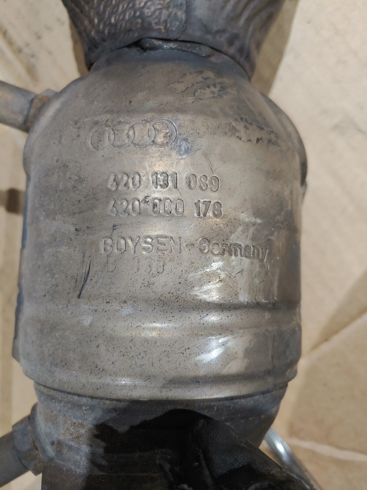 2009 Audi R8 4.2L V8 Driver Left Exhaust Manifold 420131089 420000178 Oem