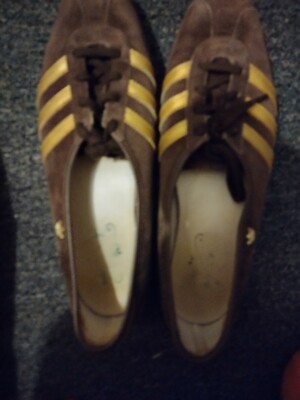 preownd  Adidas okapi...low cut...9.5us...brown suede