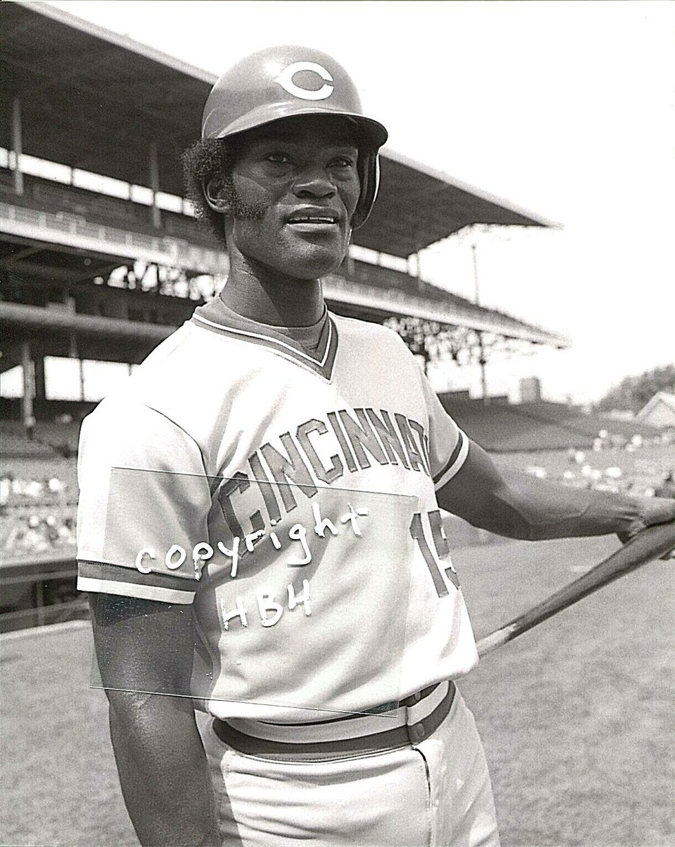 MLBジョージ・フォスター選手サイン入りPhoto George Foster Cincinnati Reds unsigned color action 8X10