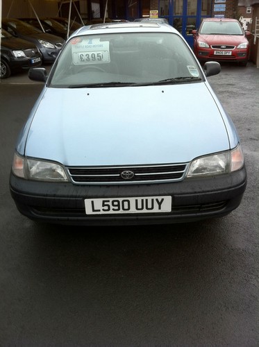 Toyota Carina E 1.6 Xi 5 Door - Picture 2 of 4