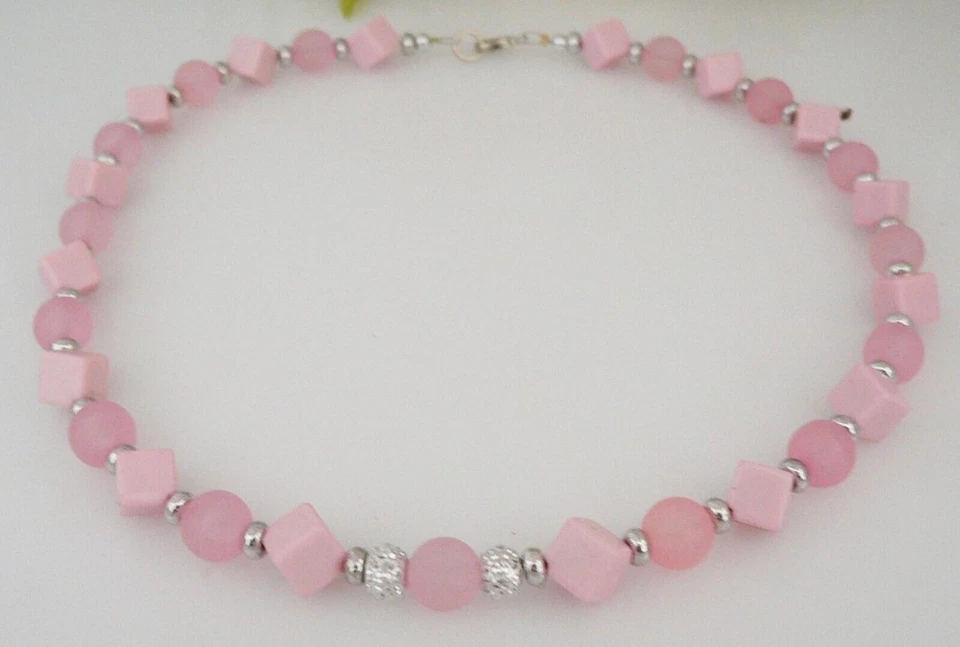 Halskette Würfel rosa opak diagonal, Perlen matt rosa Strass 309d - Bild 4 von 4