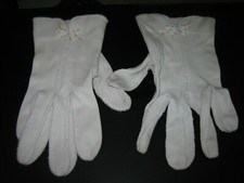 Vintage Ladies Beaded Accent Short Ivory Gloves