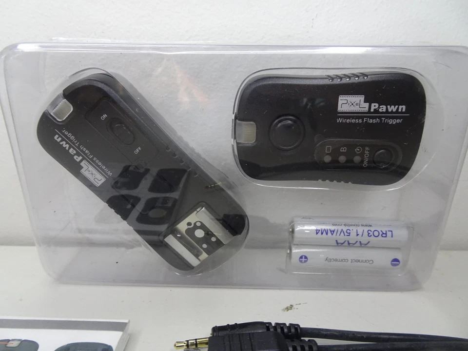 Deeoee Pixel Pawn Wireless Flash Trigger TF-361 Transmitter Receiver - Image 2 of 4